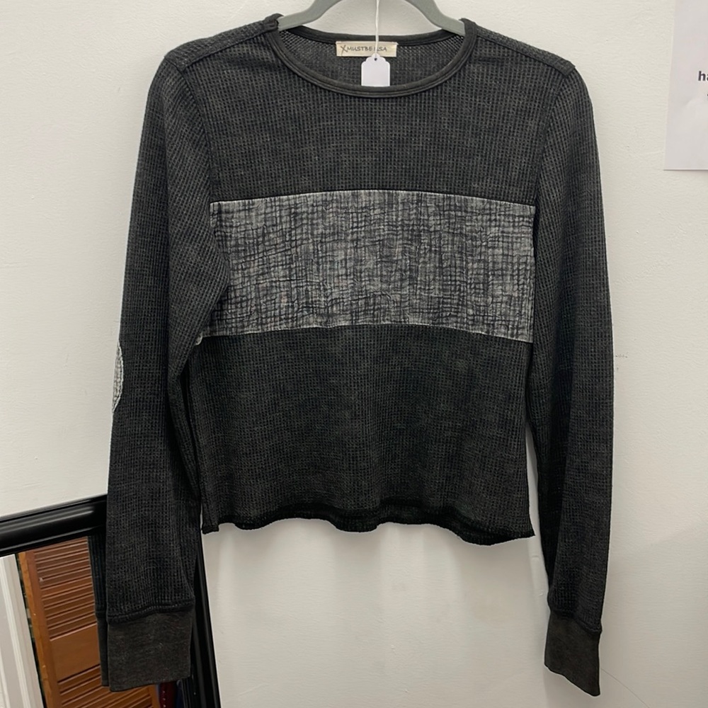 MustbeUSA woman’s top